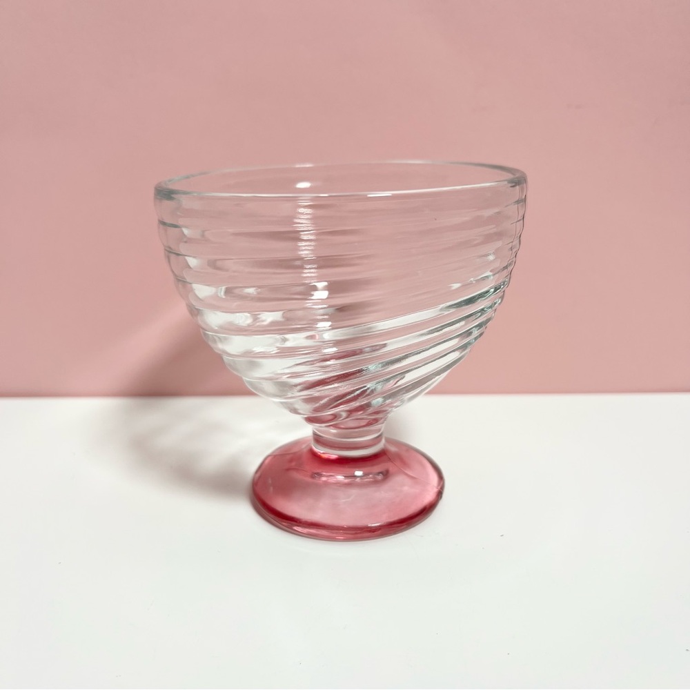 Vintage retro 80s art deco pink swirl ice cream dish